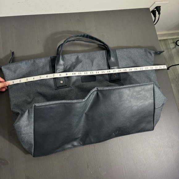 John Varvatos Men's Travel Weekender Duffle - Picture 8 of 10